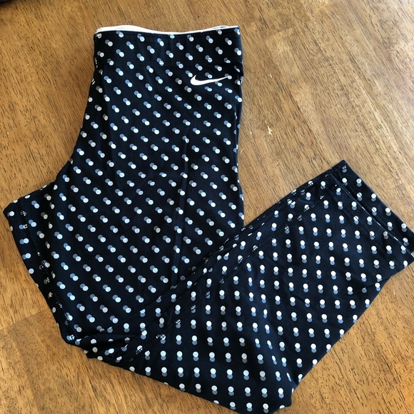 Nike Cropped leggings - Picture 1 of 4